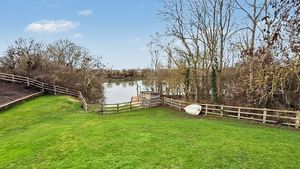 Photo 28- click for photo gallery